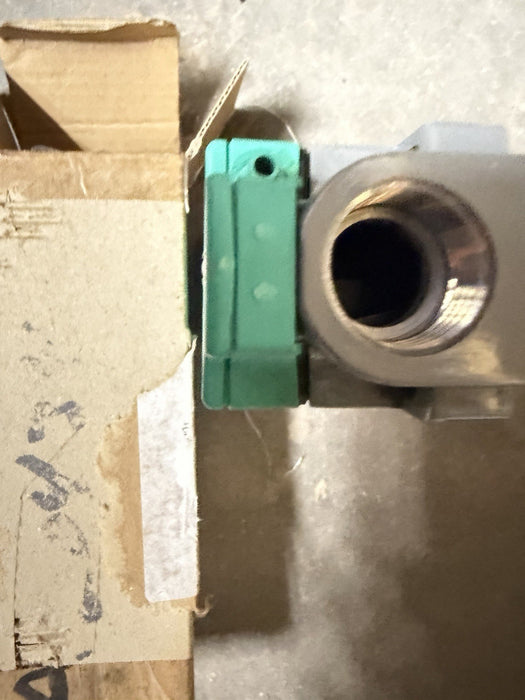 NEW PEPPERL+FUCHS NJ15+U4+DW2-10 NJ15U4DW210 PN 015722 PROXIMITY SWITCH NIB NJ15