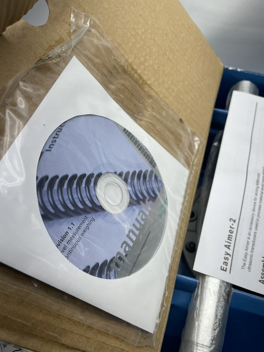 NEW SIEMENS MILLTRONICS 1P7ML1830-1AQ EASY AIMER ii NPT W/ PVC COUPLING 7ML1830