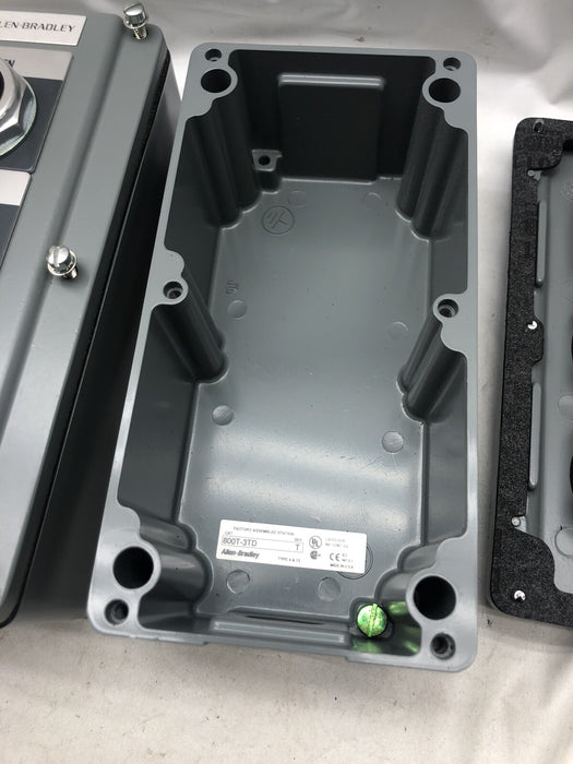 NEW ALLEN BRADLEY 800T-3TD CONTROL STATION OPEN CLOSE STOP DOOR ETC NIB