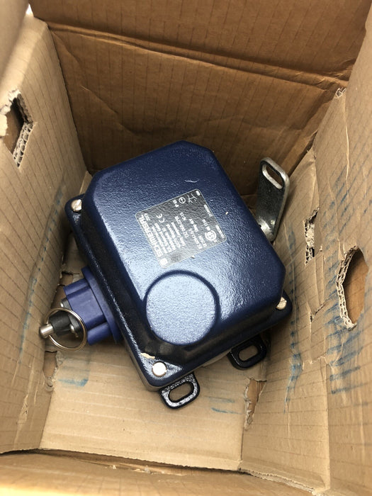 NEW SCHMERSAL T3Z068-22YR 101087881 PULL CABLE EMERGENCY STOP T3Z 068-22YR