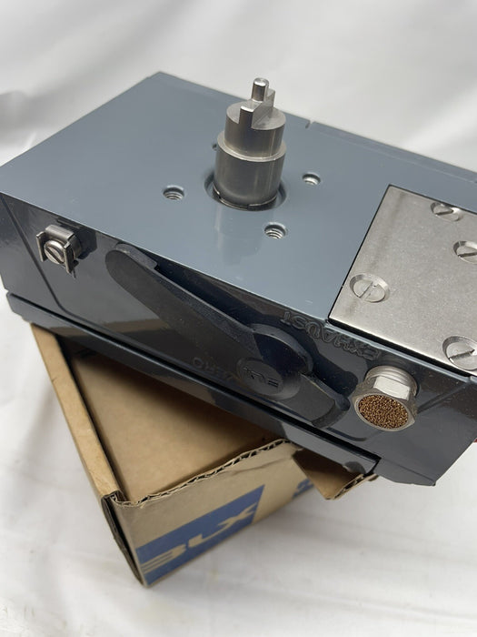 NEW V100P-D1-90-A-C1-LG BLX / VAC V100P PNUEMATIC POSITIONER 3-15 PSI INPUT V100