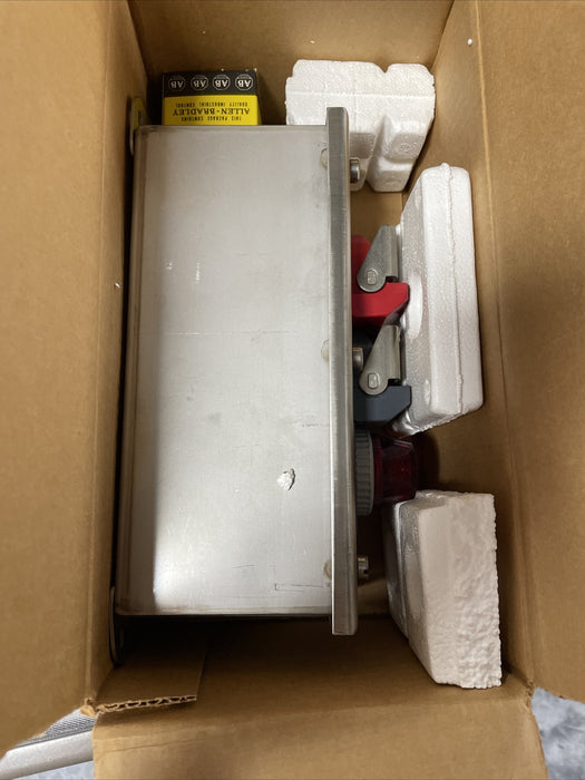 NEW 800H-2HAR4 ALLEN BRADLEY STAINLESS STEEL PUSH BUTTON STATION NIB QTY