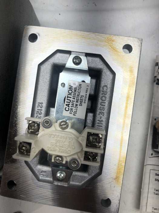 NEW COOPER CROUSE HINDS EDS2596 FACTORY SEALED SIDE OPERATED PUSH BUTTON STATION