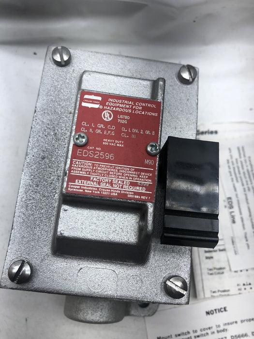 NEW COOPER CROUSE HINDS EDS2596 FACTORY SEALED SIDE OPERATED PUSH BUTTON STATION