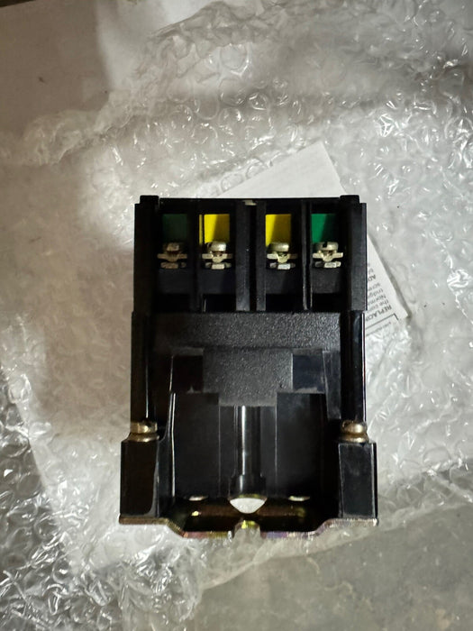 NEW ALLEN-BRADLEY BULLETIN 700 700-R220A1 TYPE R 120 VAC RELAY 2 N.C 2 N.O