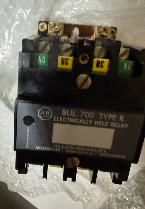 NEW ALLEN-BRADLEY BULLETIN 700 700-R220A1 TYPE R 120 VAC RELAY 2 N.C 2 N.O