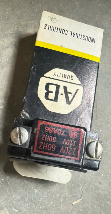 ALLEN BRADLEY CAT# 70A86 OPERATING COIL SIZE 0 120 VOLTS  60 HZ