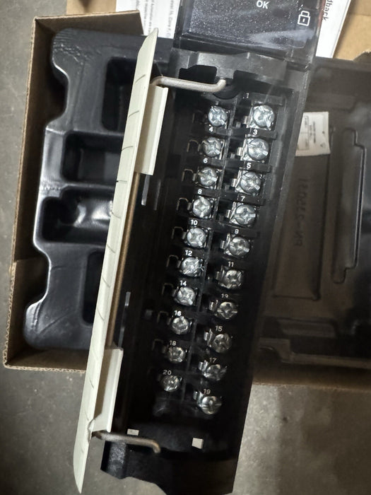 1756-OF8K NEW ALLEN BRADLEY Controllogix 8PT ANALOG OUT 2022 1756-0F8K