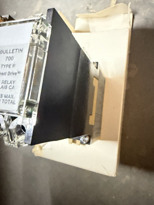 NEW ALLEN BRADLEY 700-P600A1 / 700P600A1 NIB