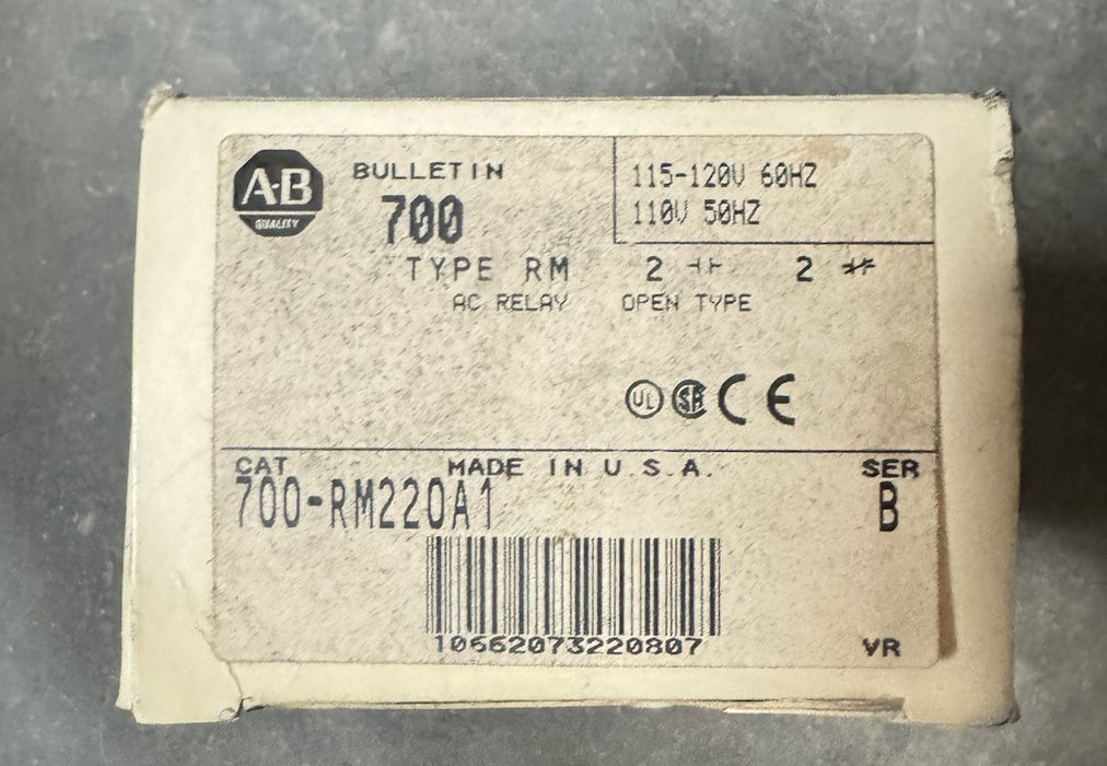NEW ALLEN BRADLEY 700-RM220A1 / 700RM220A1 NIB