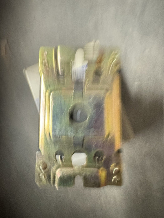 NEW ALLEN BRADLEY 700-RM220A1 / 700RM220A1 NIB