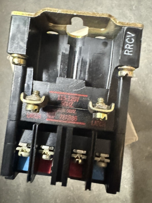 NEW ALLEN BRADLEY 700-RM220A1 / 700RM220A1 NIB