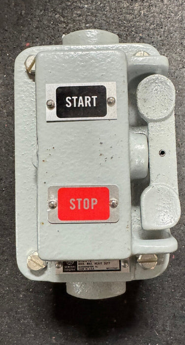 CR2940NJ202A GE CONTROLS START STOP LEVER TYPE PUSHBUTTON STATION CR2940