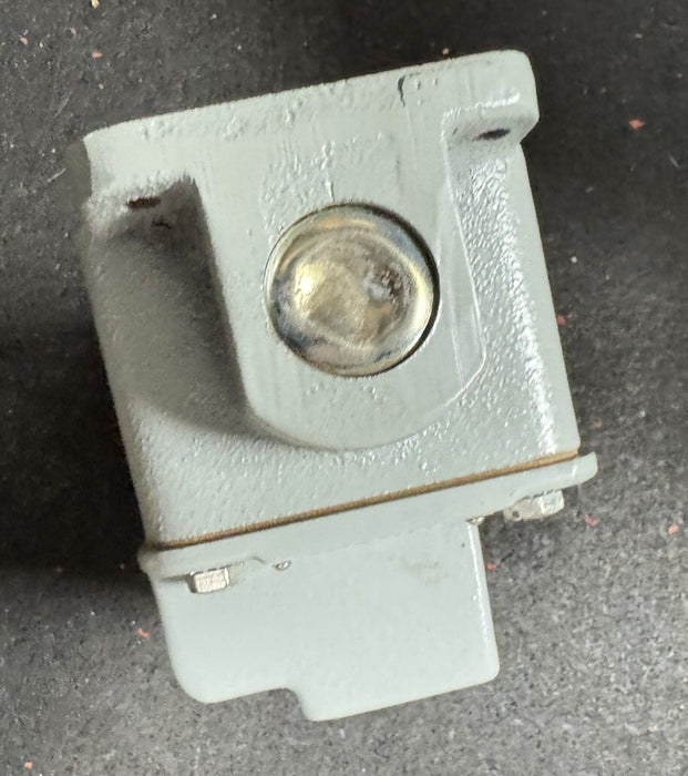 CR2940NJ202A GE CONTROLS START STOP LEVER TYPE PUSHBUTTON STATION CR2940