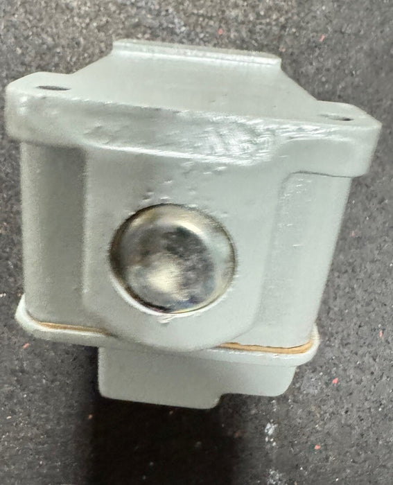 CR2940NJ202A GE CONTROLS START STOP LEVER TYPE PUSHBUTTON STATION CR2940