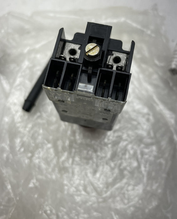 NEW Allen Bradley 800MR-PB16RA SMALL ROUND ILLUMINATED PUSHBUTTON RED EXT HEAD