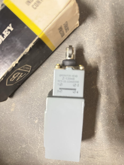 Allen-Bradley 802T-D Oiltight Limit Switch