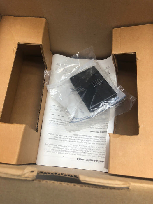 NEW 2711-T6C1L1 Allen-Bradley 2711 PanelView 600 HMI RIO REMOTE I/O 2711-T