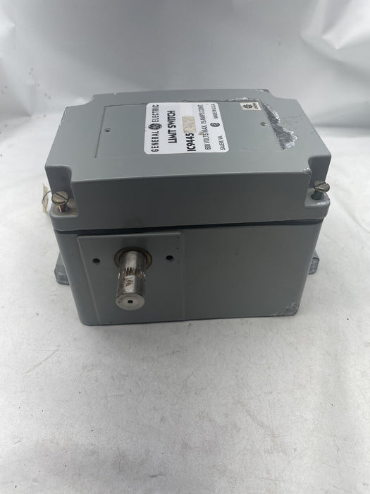 NEW GENERAL ELECTRIC LIMIT SWITCH IC9445B200AA LEVER OPERATED 15 AMPS 600V