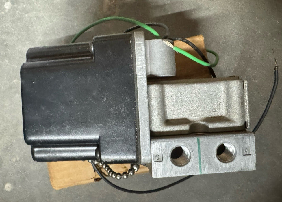 CCJ125B01 PARKER SCHRADER BELLOW SOLENOID VALVE 1/4"NPT 120VAC VAC-150 PNEUMATIC