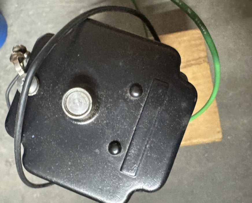 CCJ125B01 PARKER SCHRADER BELLOW SOLENOID VALVE 1/4"NPT 120VAC VAC-150 PNEUMATIC