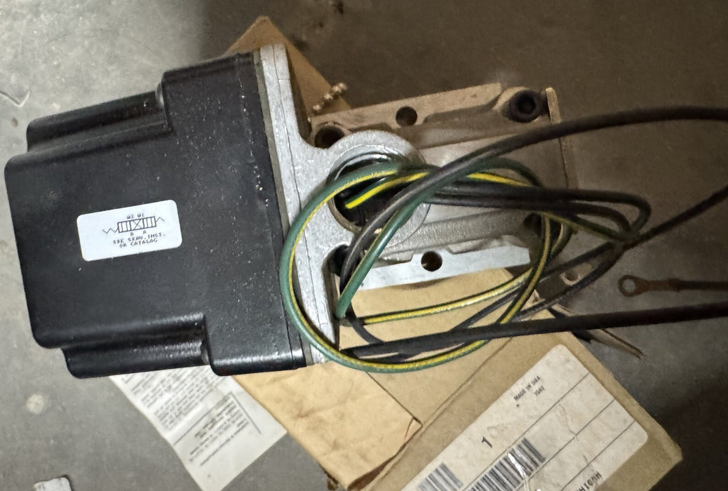 CCJ125B01 PARKER SCHRADER BELLOW SOLENOID VALVE 1/4"NPT 120VAC VAC-150 PNEUMATIC