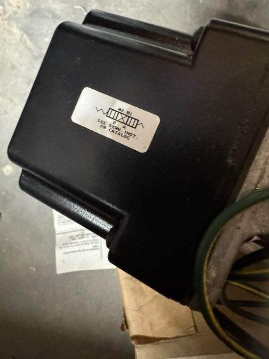 CCJ125B01 PARKER SCHRADER BELLOW SOLENOID VALVE 1/4"NPT 120VAC VAC-150 PNEUMATIC