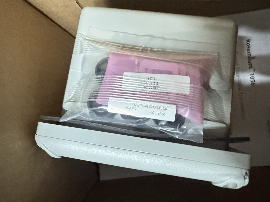 1056 NEW IN THE BOX 1056-03-21-38-AN EMERSON ROSEMOUNT PH ANALYZER