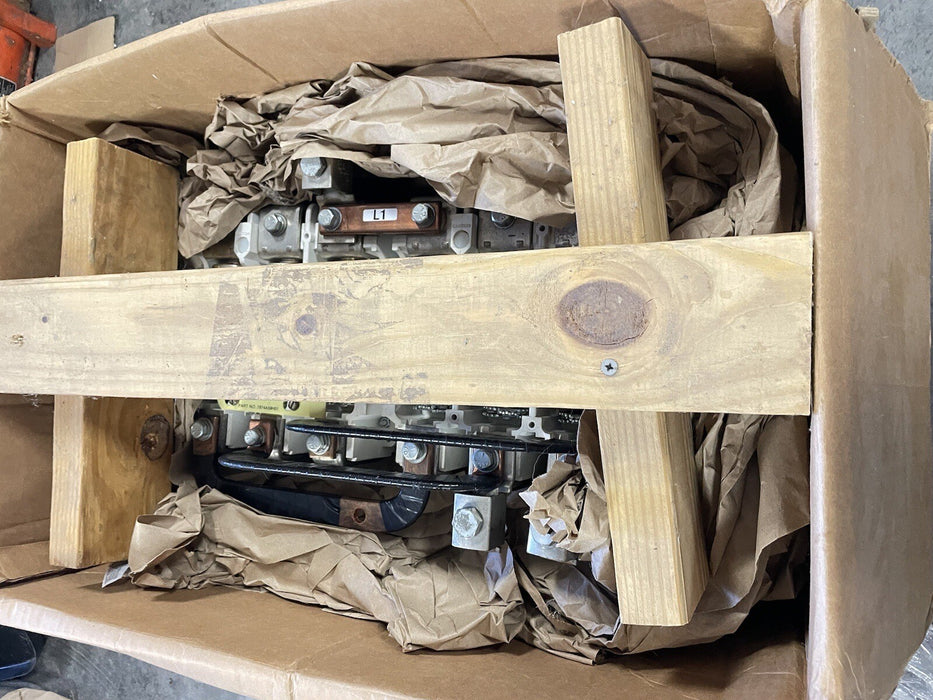 V211K5CJZ1 NEMA 5 REVERSING VACUUM CONTACTOR CUTLER HAMMER 110/120V COIL 270A