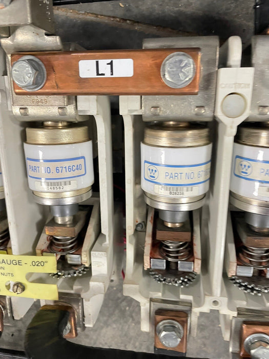 V211K5CJZ1 NEMA 5 REVERSING VACUUM CONTACTOR CUTLER HAMMER 110/120V COIL 270A