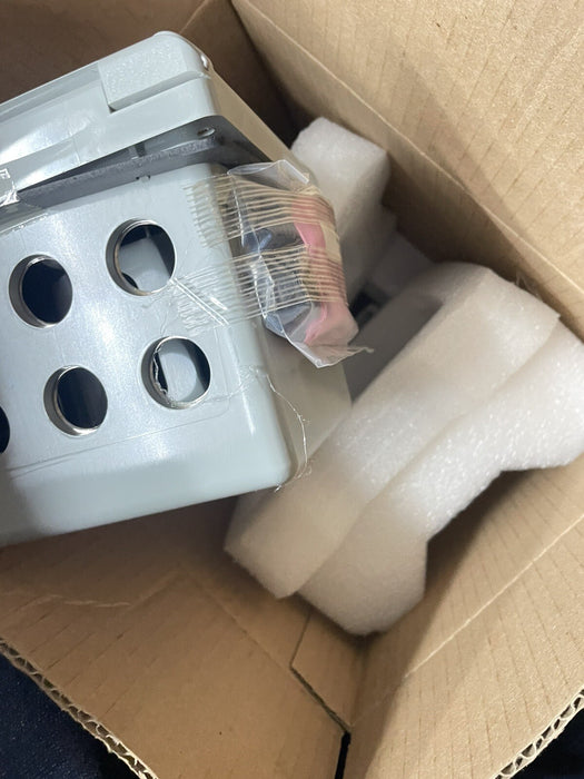 NEW 1056-01-20-38-AN EMERSON ROSEMOUNT 1056 ANALYZER 115/230VAC CONDUCTIVITY PH