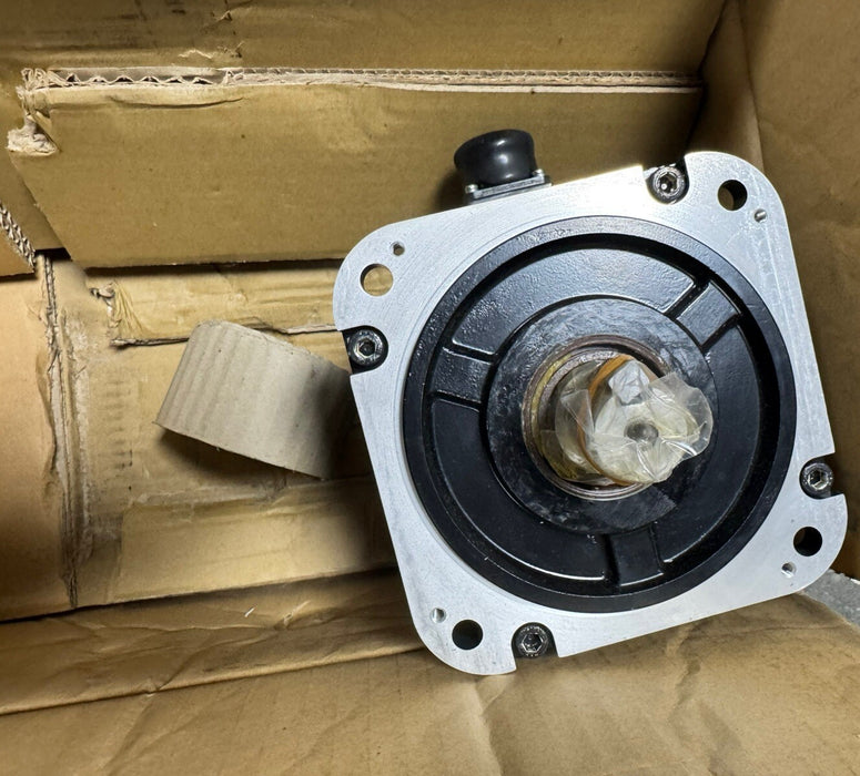 New In Box YASKAWA SGMRV-13ANA-YR11 AC Servo Motor SIGMA 5 1.3KW 156009-3 SGMRV