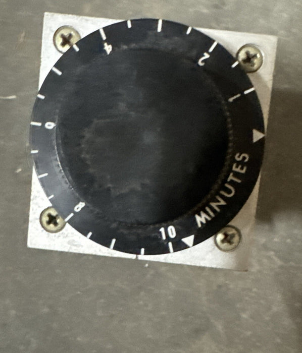 CAN'T READ PART # UNUSED AGASTAT 7012BF TIMING RELAY 1-10 MIN TIME DELAY 240 VAC