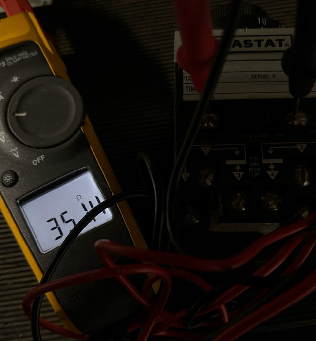 CAN'T READ PART # UNUSED AGASTAT 7012BF TIMING RELAY 1-10 MIN TIME DELAY 240 VAC