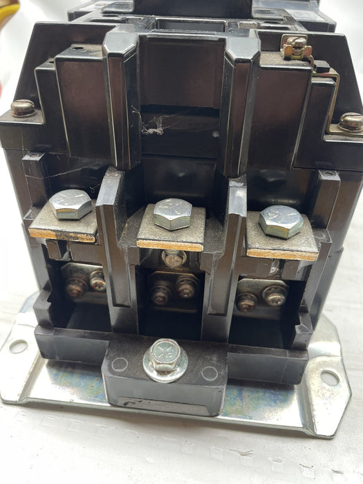 NEW 500F-EOD930 135 AMP FEED THRU DOL MOTOR STARTER / CONTACTOR NEMA SIZE 4 500F