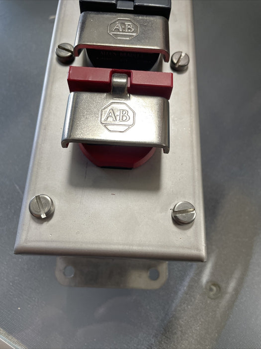 NEW Green 800H-2HAR4 ALLEN BRADLEY STAINLESS STEEL PUSH BUTTON STATION NNB