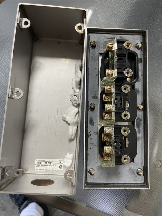 NEW Green 800H-2HAR4 ALLEN BRADLEY STAINLESS STEEL PUSH BUTTON STATION NNB