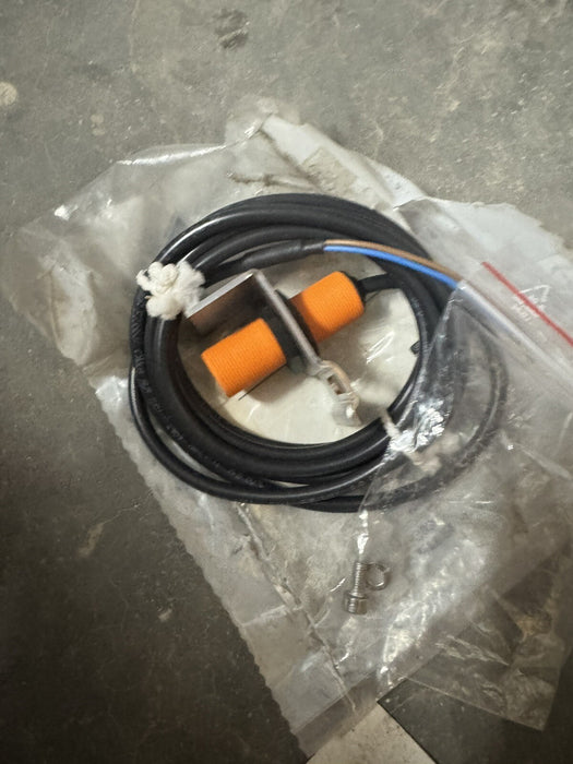 NEW JOHN CRANE 22770511 SAFEMATIC ALARM PROXIMITY SENSOR BRACKET AC-1 IG0363