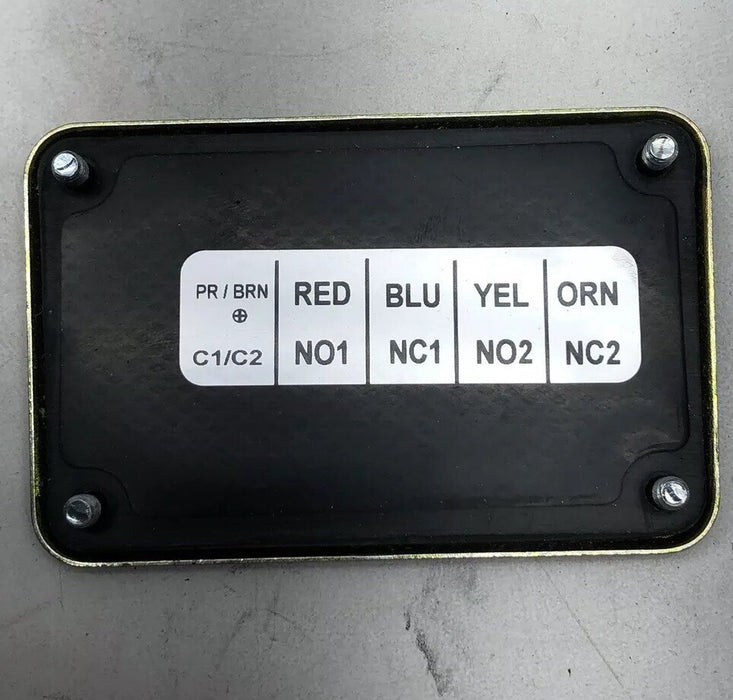 NEW BARKSDALE D1T-M18SS VACUUM / PRESSURE SWITCH NIB