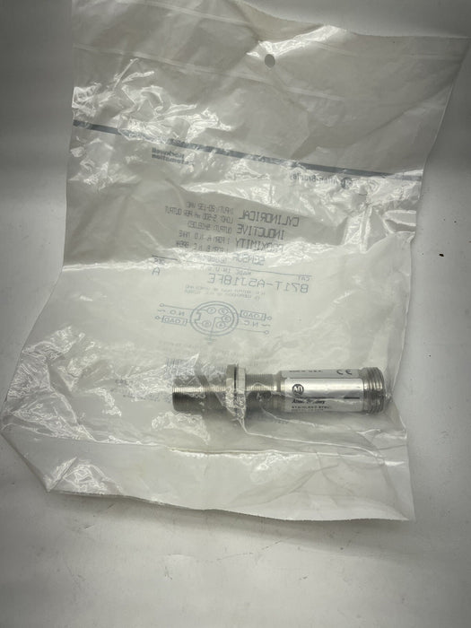 NEW FACTORY SEALED ALLEN BRADLEY 871T-A5J18FE SERIES A INDUCTIVE PROX SENSOR