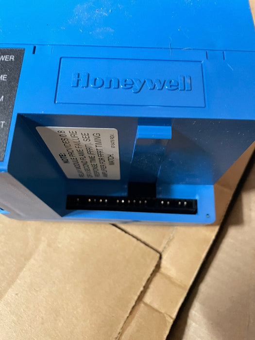 RM7823 A 1016 Honeywell Combustion Controller RM7823A 1016 Brand New