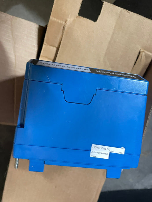RM7823 A 1016 Honeywell Combustion Controller RM7823A 1016 Brand New