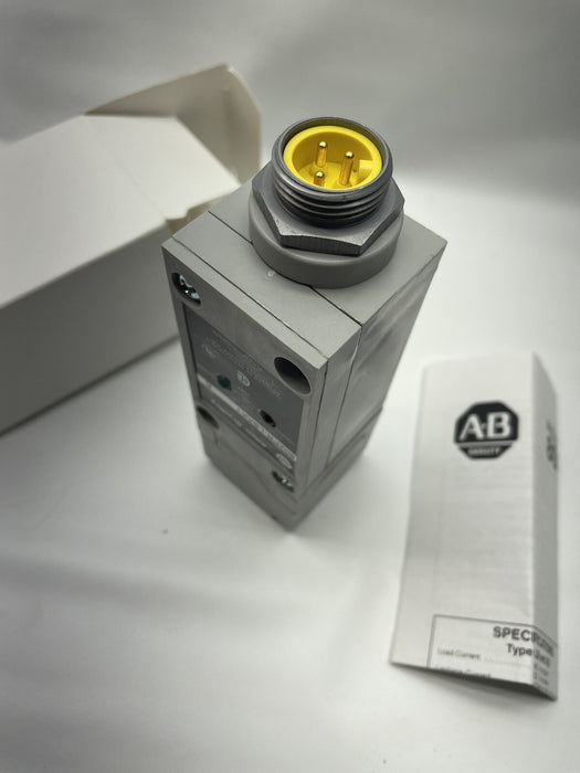NEW 802PR-LBAK1 /E ALLEN BRADLEY Proximity Switch Mini QD AC/DC TOP SENSING