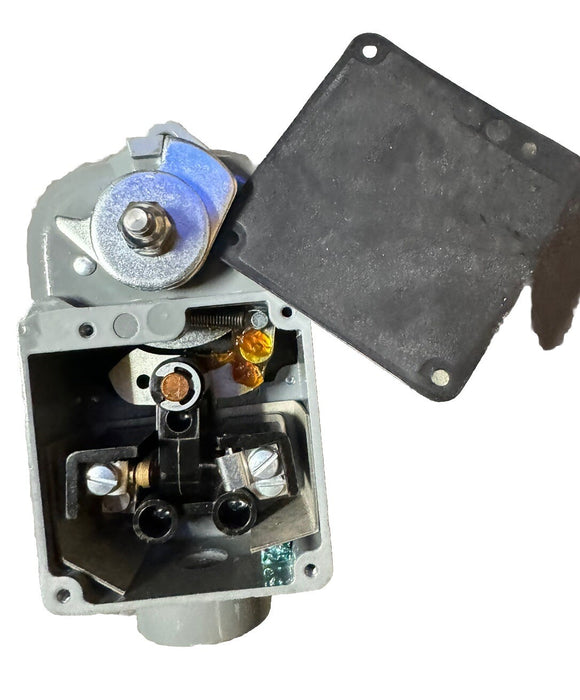 NEW 801-NX8 ALLEN BRADLEY  Snap Limit Switch