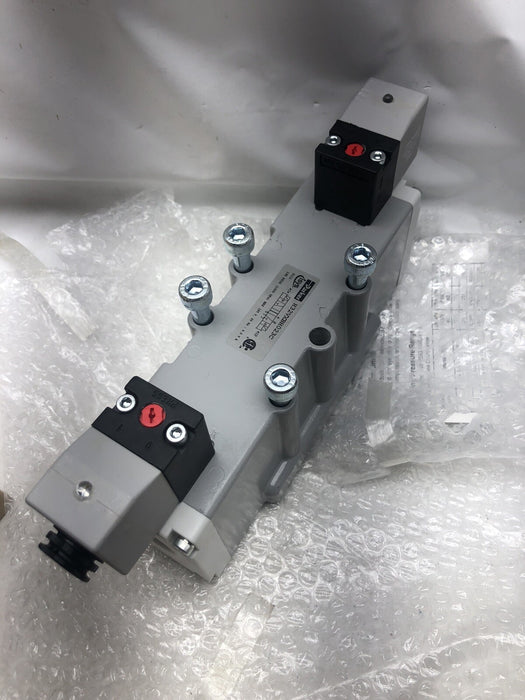 H32VXBH023C NEW PARKER  120VAC SOLENOID VALVE H32VXBH023C