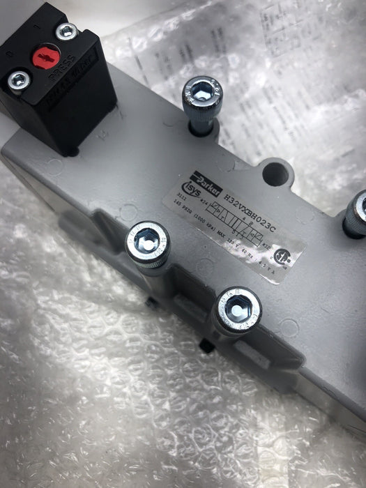 H32VXBH023C NEW PARKER  120VAC SOLENOID VALVE H32VXBH023C