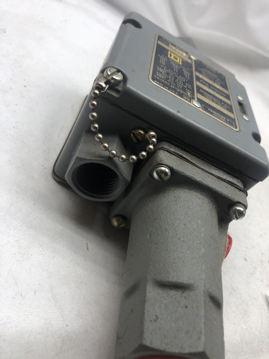 NEW 9012 AJW3 INDUSTRIAL PRESSURE SWITCH ADJUST DIFFERENTIAL 0-300 PSI