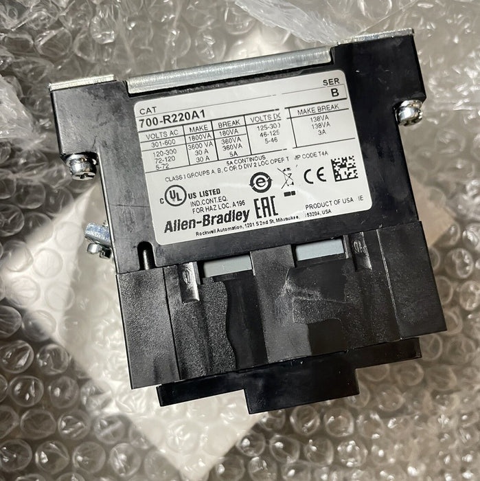 NEW ALLEN-BRADLEY BULLETIN 700 700-R220A1 TYPE R 120 VAC RELAY 2 N.C 2 N.O