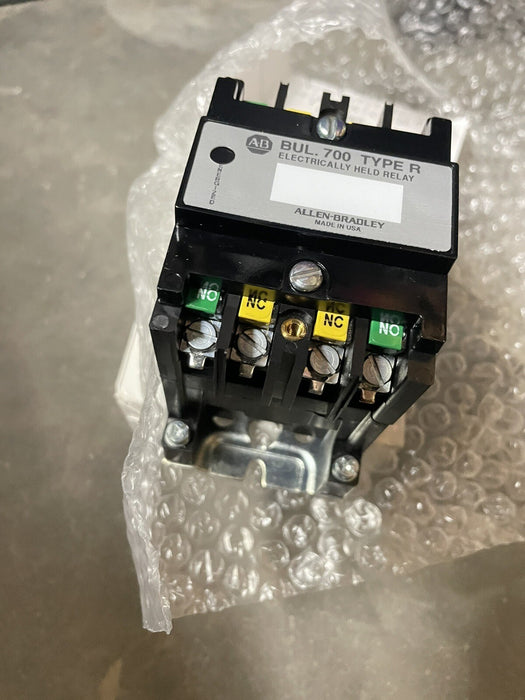 NEW ALLEN-BRADLEY BULLETIN 700 700-R220A1 TYPE R 120 VAC RELAY 2 N.C 2 N.O