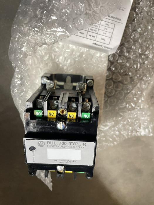 NEW ALLEN-BRADLEY BULLETIN 700 700-R220A1 TYPE R 120 VAC RELAY 2 N.C 2 N.O